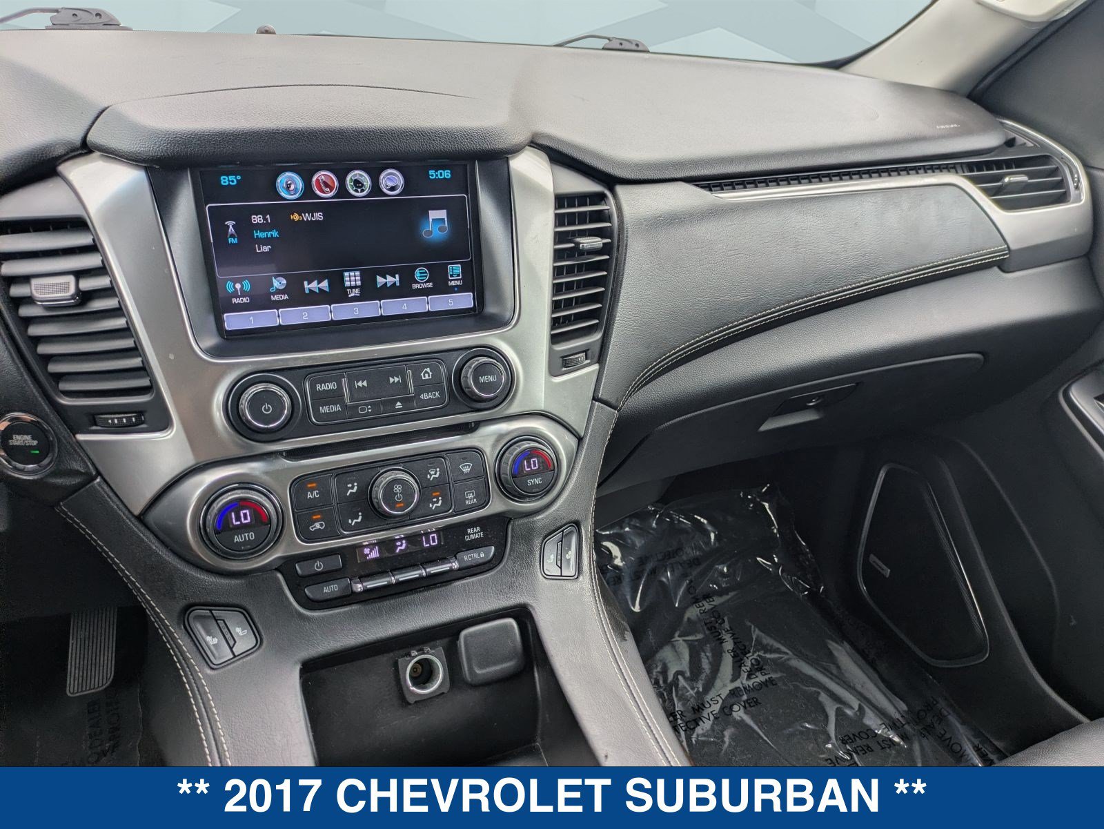 Used 2017 Chevrolet Suburban LT w/ LT Signature Package RWD image 31