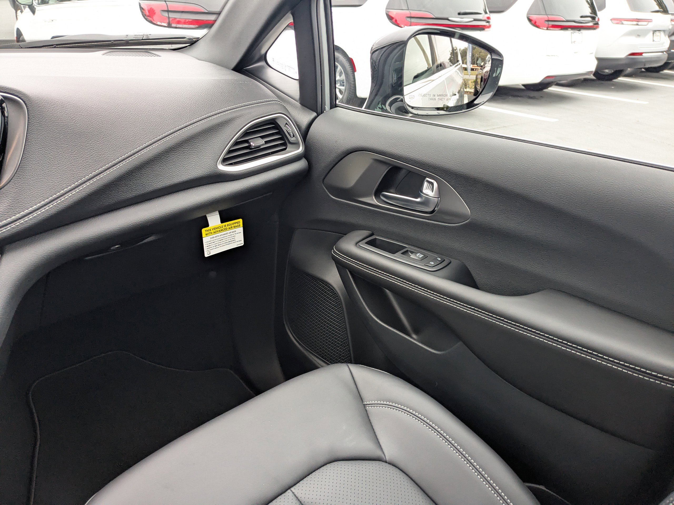 New 2026 Chrysler Pacifica Select image 16