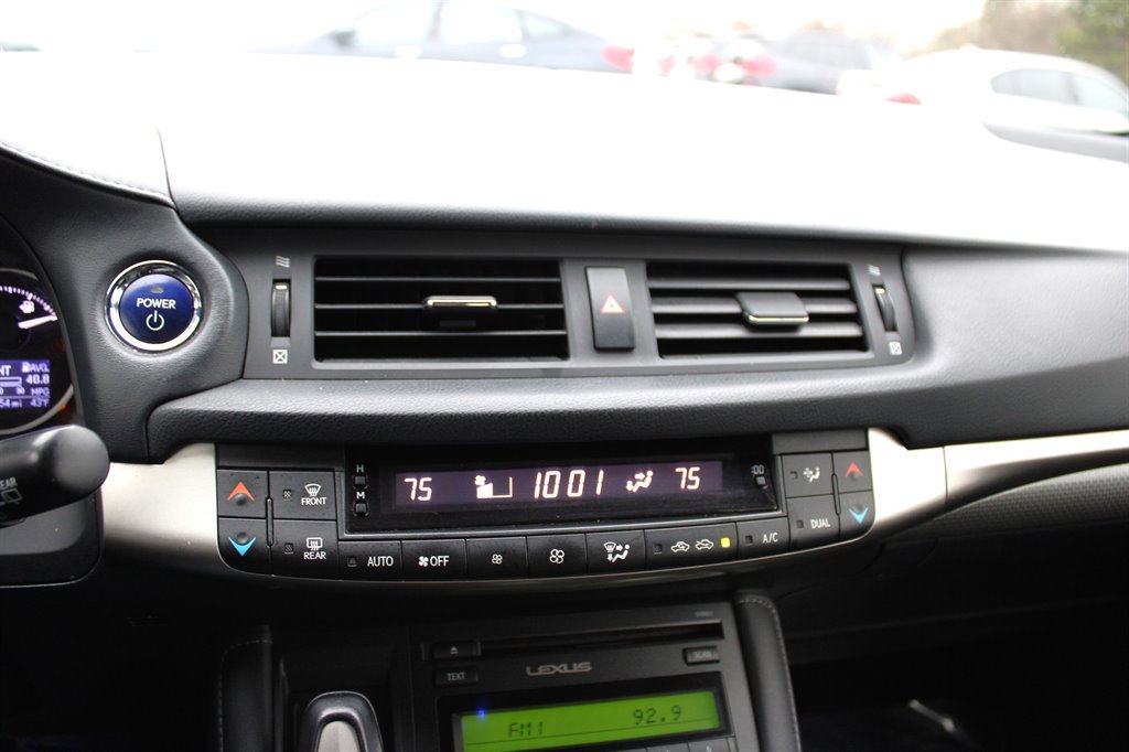 Used 2015 Lexus CT 200h w/ F Sport w/Nuluxe Interior image 25