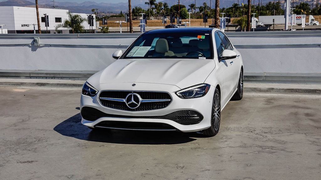 Used 2022 Mercedes-Benz C 300 Sedan image 4
