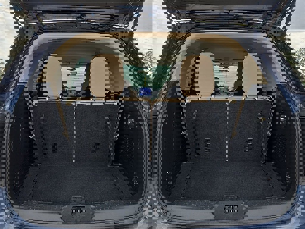 Used 2021 Ford Explorer XLT w/ Equipment Group 202A image 13