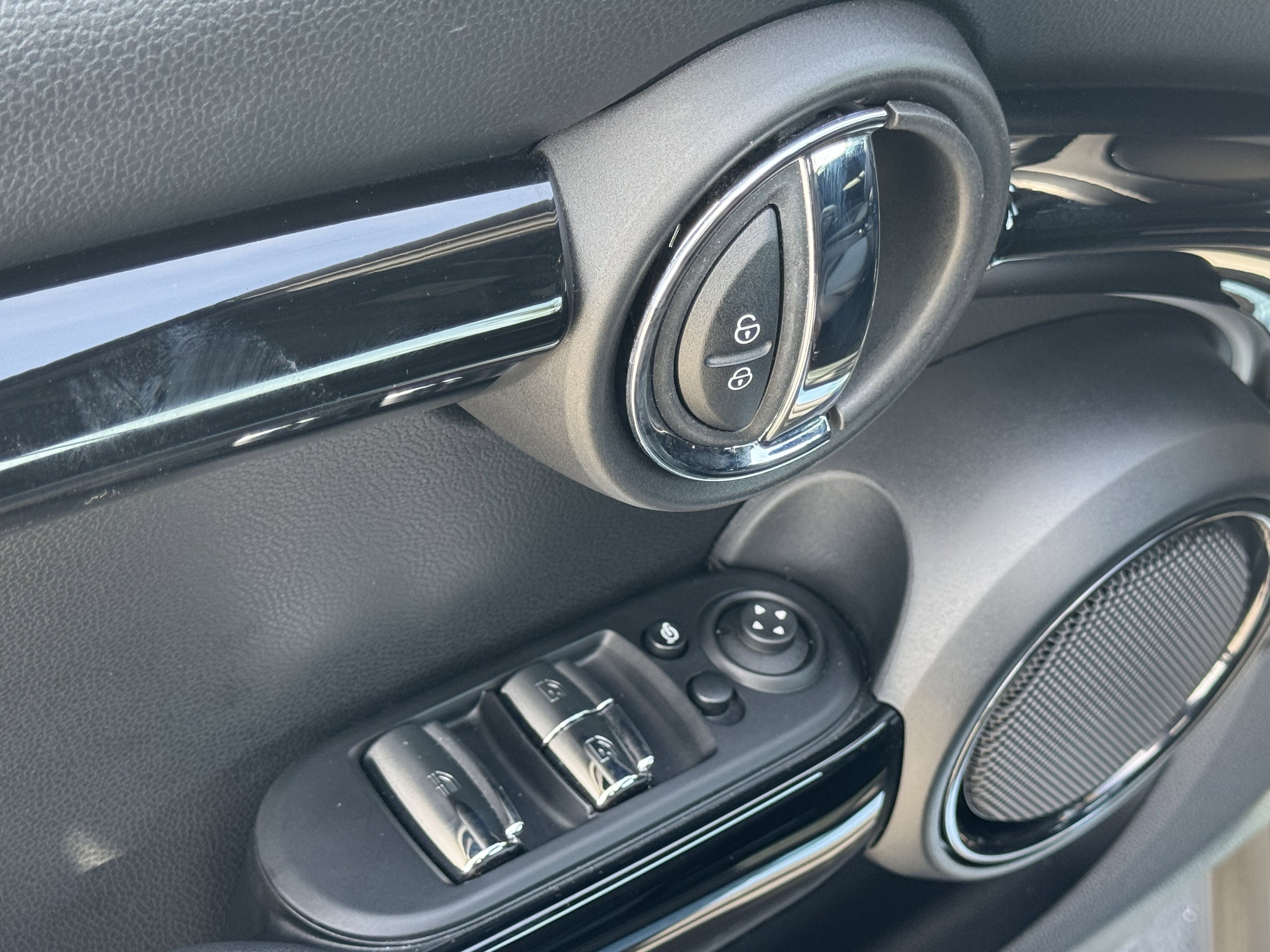 Used 2023 MINI Cooper S image 15