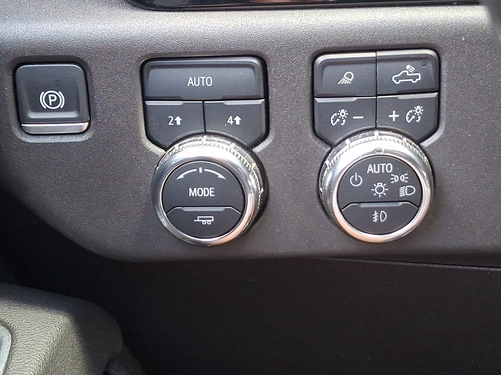 Used 2025 GMC Sierra 1500 SLT AWD/4WD image 23