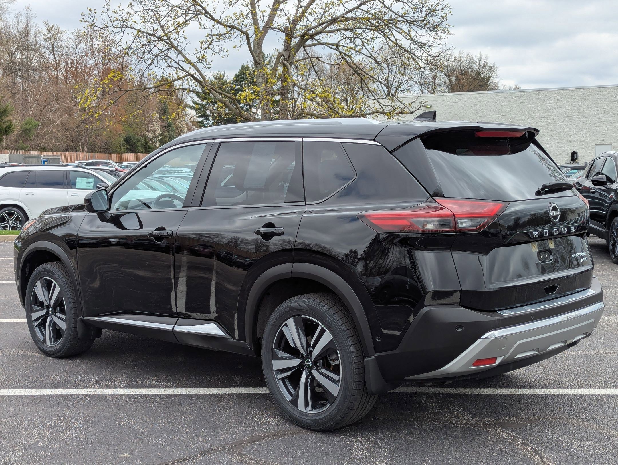 Certified 2022 Nissan Rogue Platinum w/ Head-Up Display Package image 8