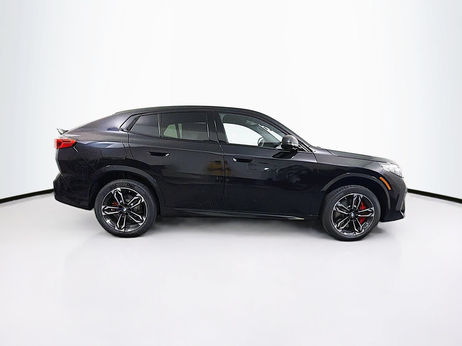 New 2026 BMW X2 xDrive28i w/ M Sport Package AWD/4WD image 8