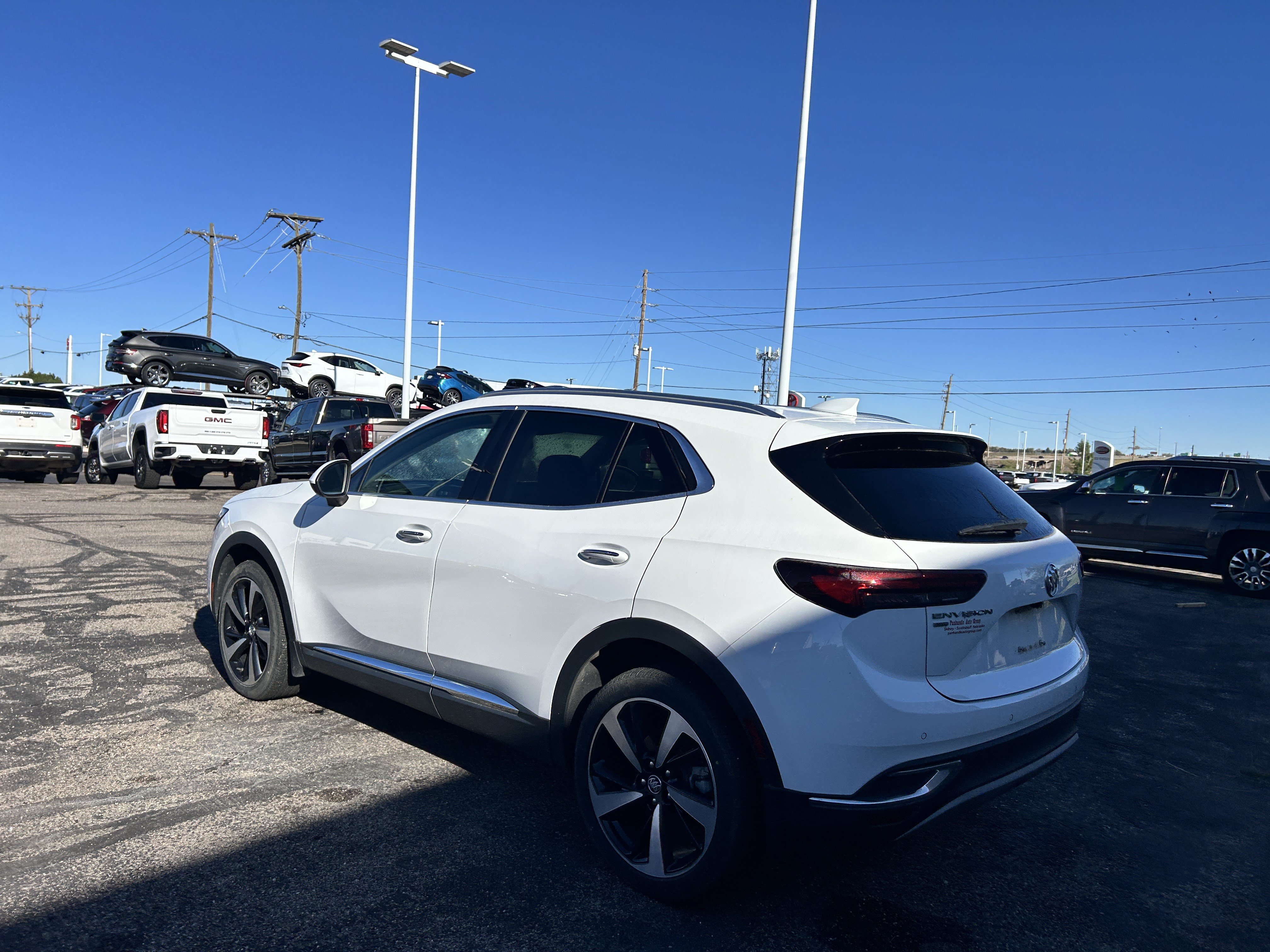 Used 2022 Buick Envision Essence w/ Safety Package AWD/4WD image 3