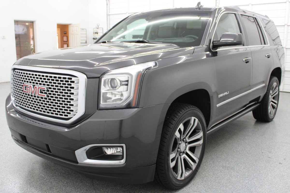 Used 2017 GMC Yukon Denali w/ Open Road Package AWD/4WD image 3