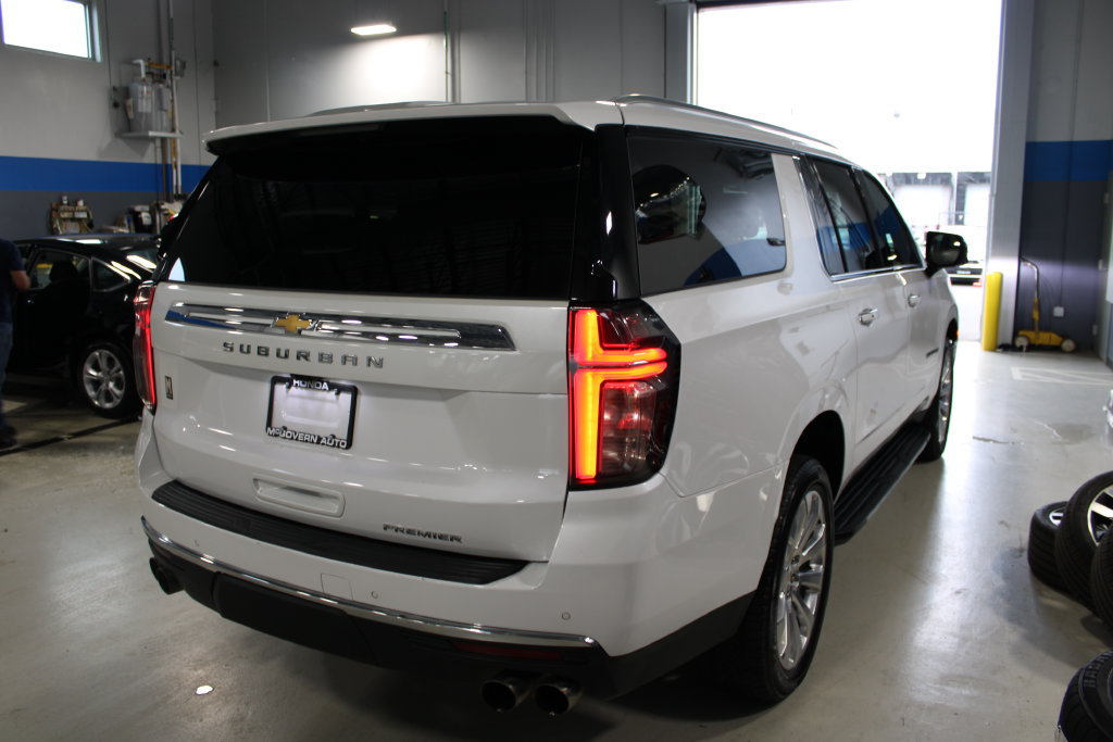 Used 2023 Chevrolet Suburban Premier AWD/4WD image 21