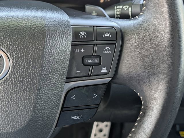 Used 2025 Toyota Camry SE w/ Convenience Package FWD image 19