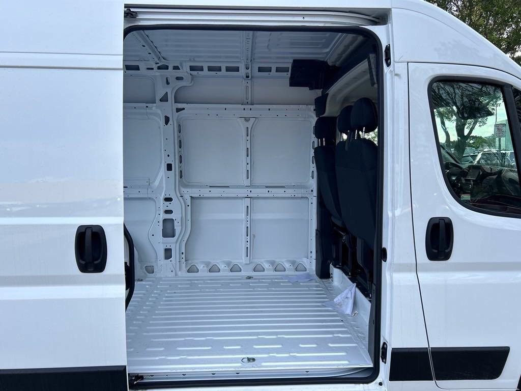 New 2024 RAM ProMaster 2500 w/ Upfitter's Prep Package FWD image 22