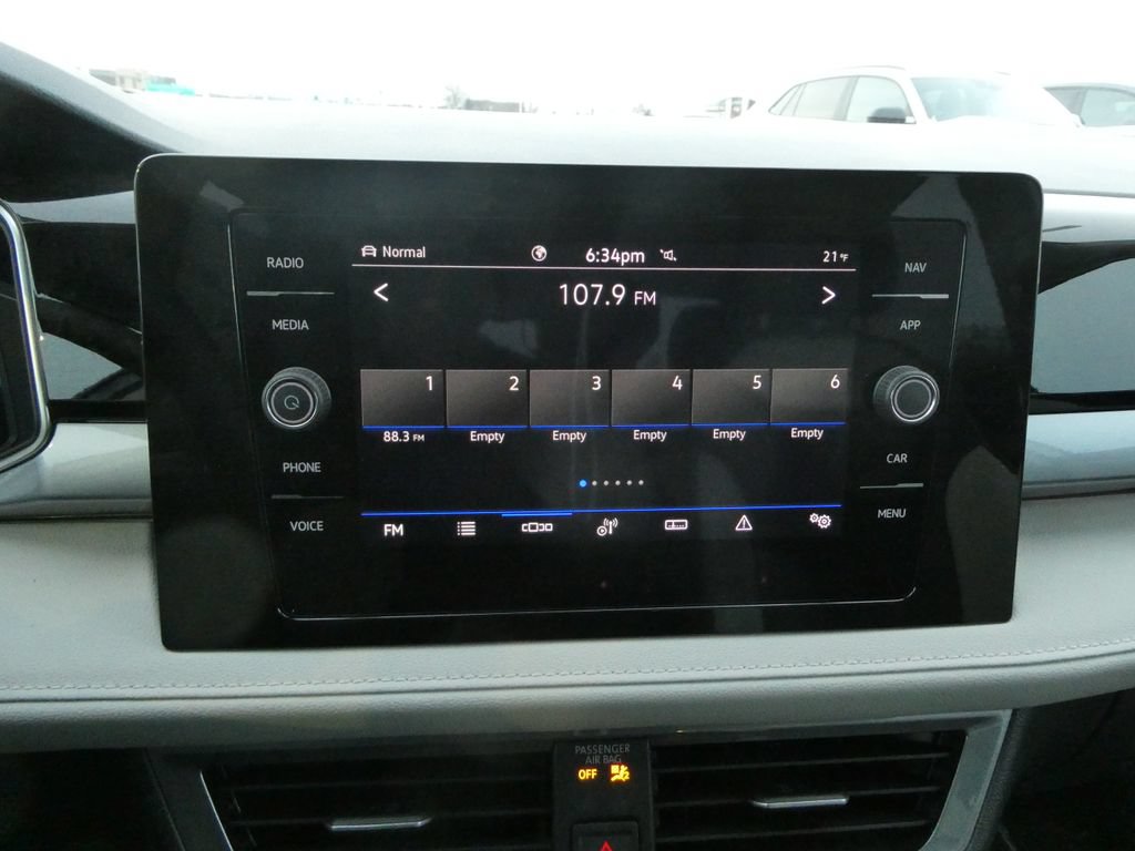 New 2026 Volkswagen Taos SEL AWD/4WD image 32