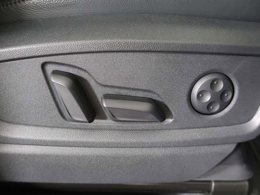 Used 2022 Audi SQ5 Premium Plus w/ Premium Plus Package image 36