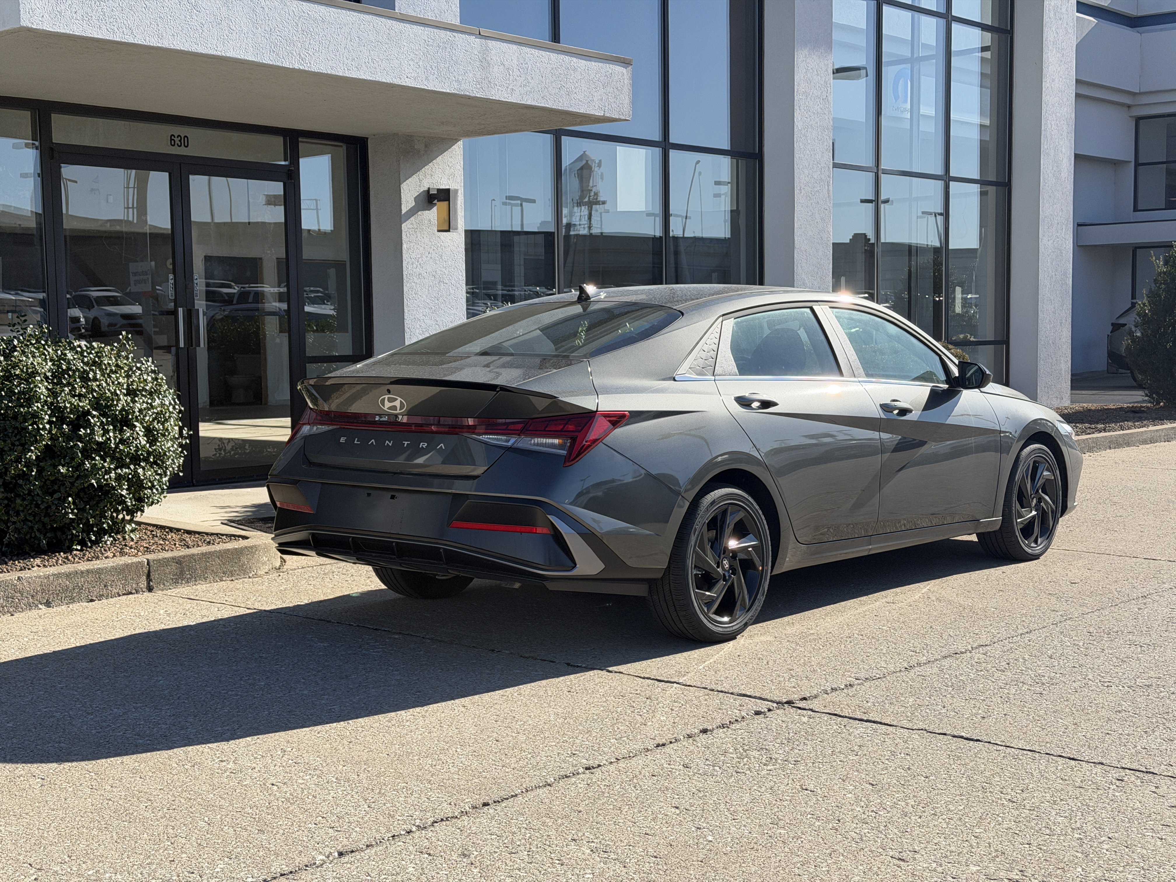 New 2026 Hyundai Elantra SEL Sport FWD image 4