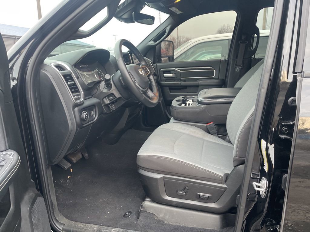 Used 2024 RAM 2500 Big Horn w/ Safety Group image 13