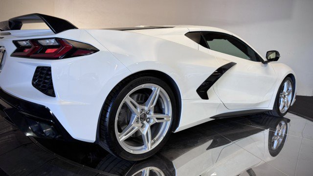 Used 2023 Chevrolet Corvette Stingray Premium Cpe w/ Z51 Performance Package image 27