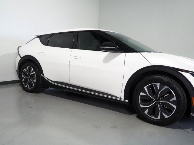 Used 2024 Kia EV6 Light Long Range RWD image 49