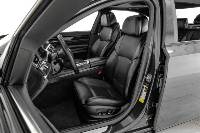 Used 2012 BMW 750i RWD image 38