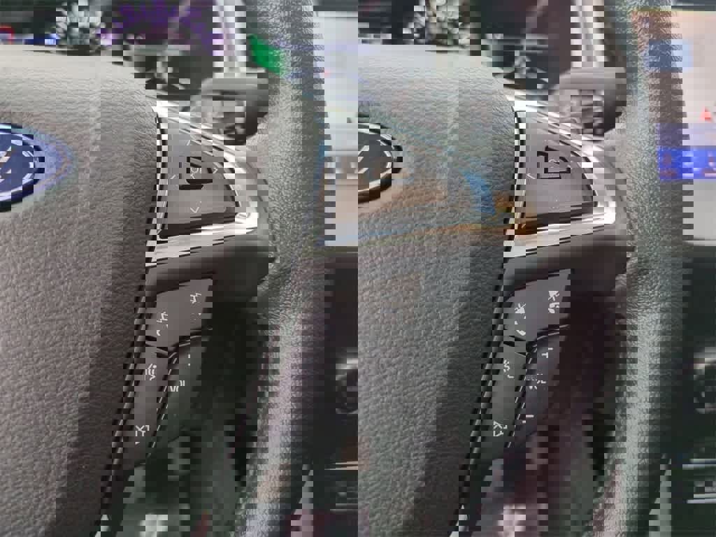 Used 2019 Ford Edge SEL w/ Equipment Group 201A image 17