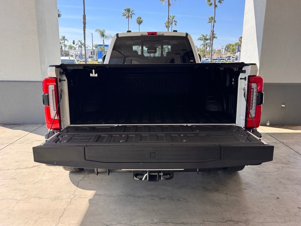 New 2026 Ford F450 Platinum w/ Platinum Plus Package image 13