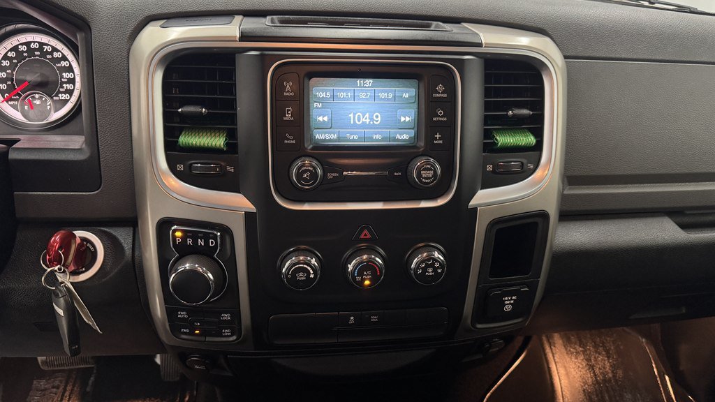 Used 2014 RAM 1500 Classic SLT AWD/4WD image 18