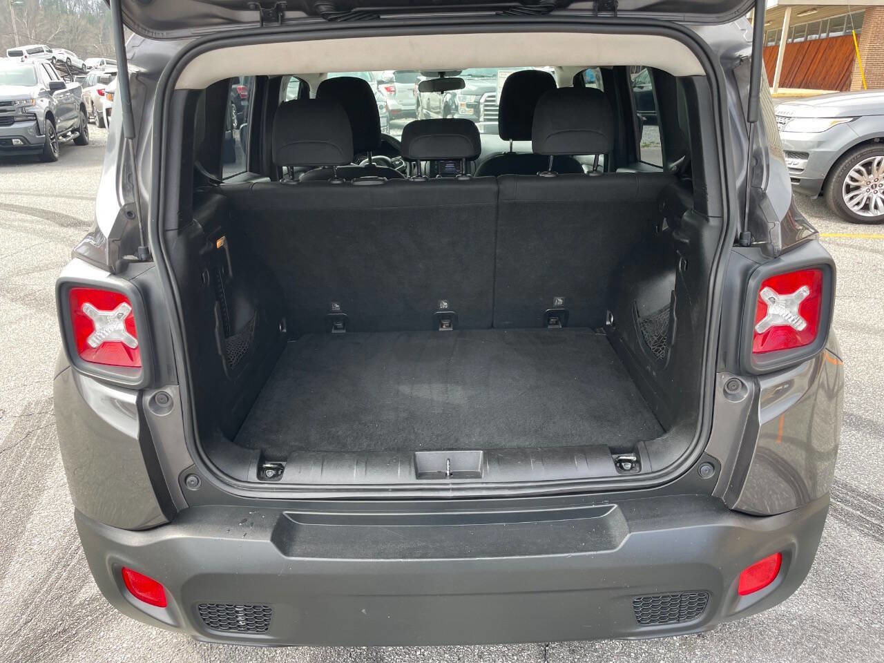 Used 2019 Jeep Renegade Sport FWD image 18