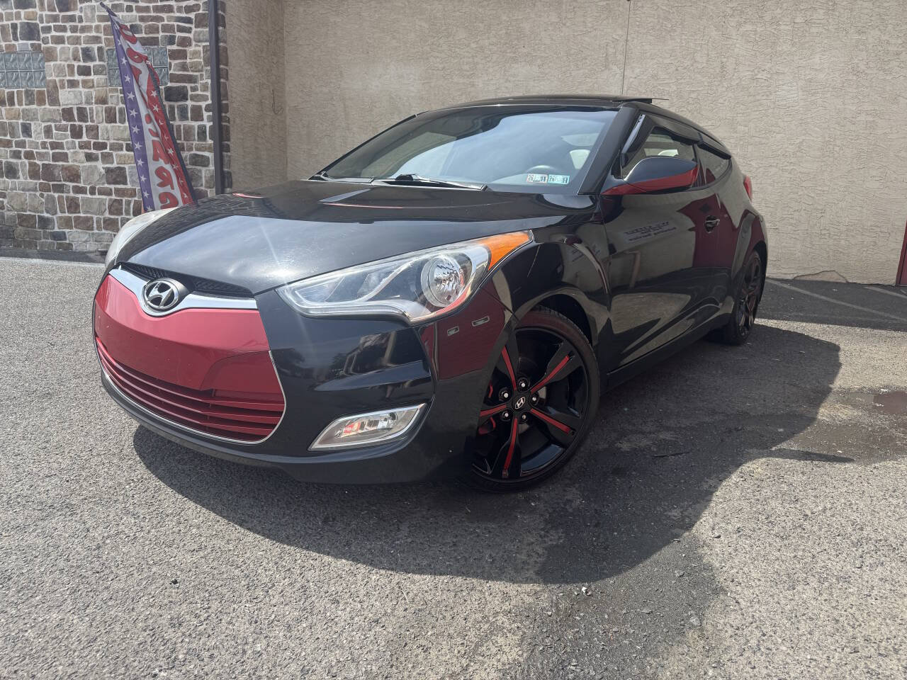 Used 2013 Hyundai Veloster w/ Style Pkg FWD image 2