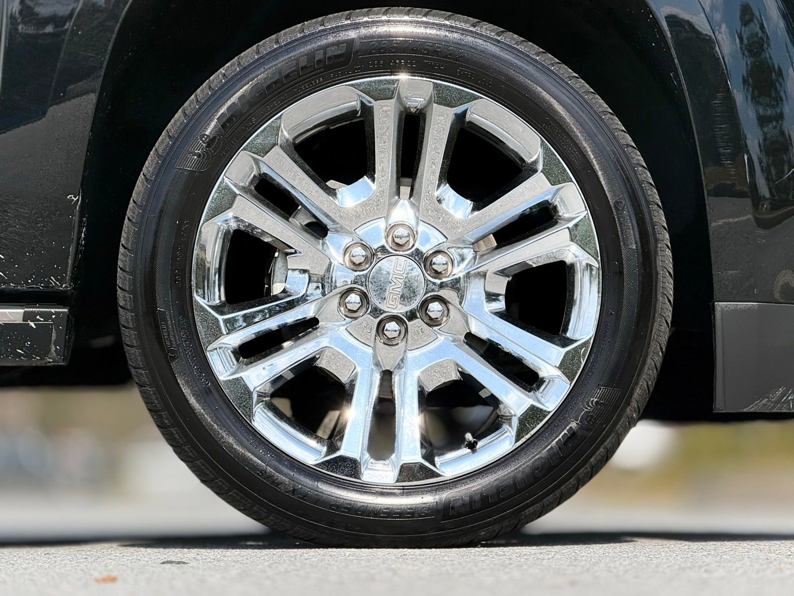 Used 2017 GMC Yukon XL Denali w/ Open Road Package image 21