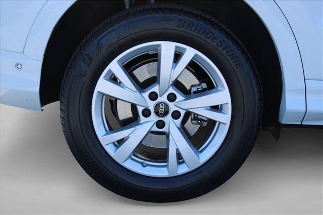 Certified 2025 Audi Q5 Premium w/ Convenience Package AWD/4WD image 11