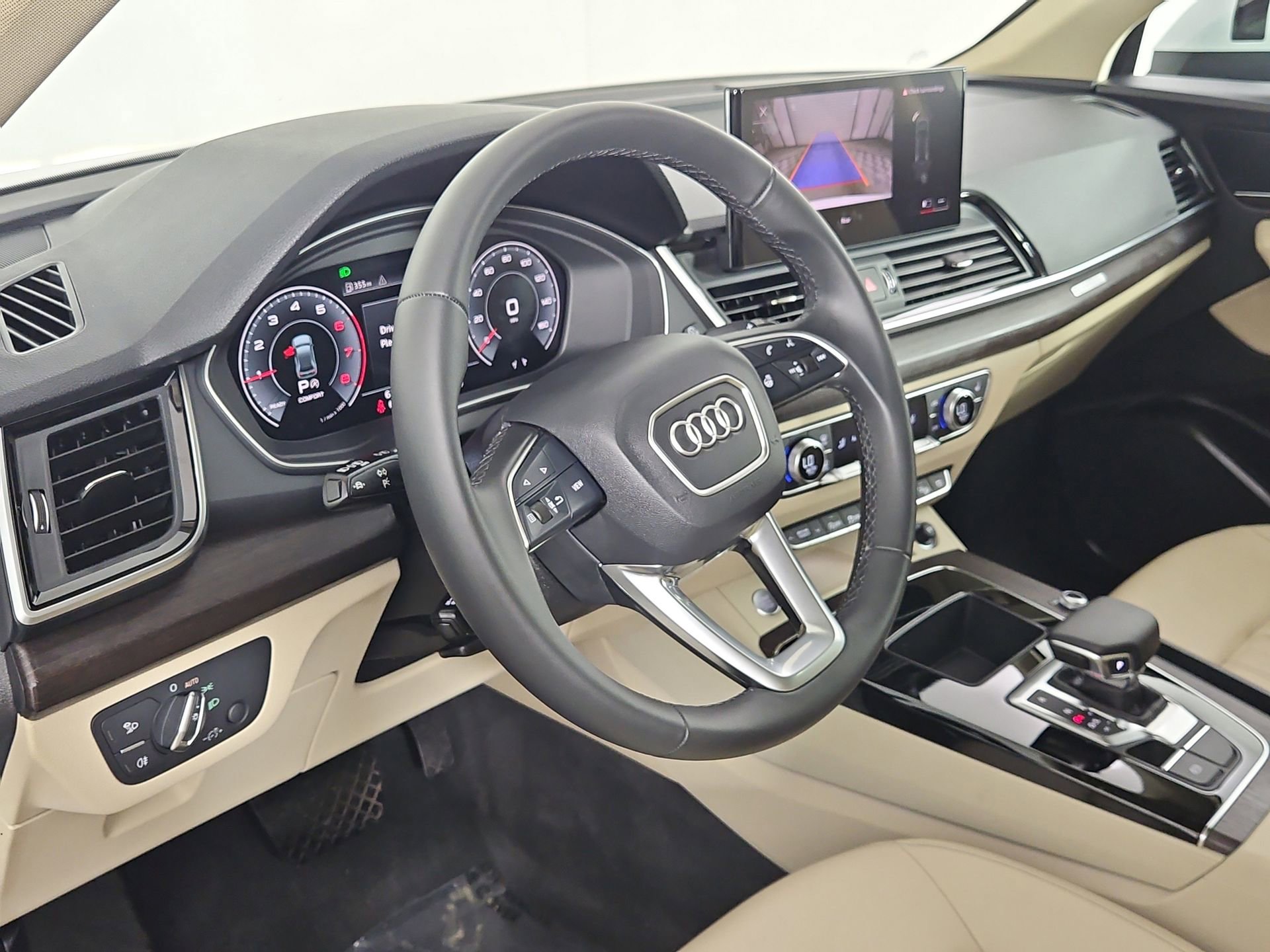 Certified 2025 Audi Q5 2.0T Premium w/ Convenience Plus Package image 17