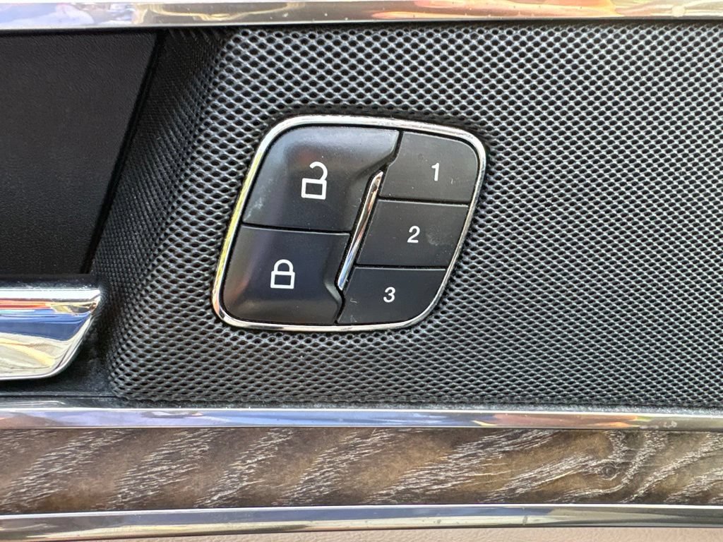 Used 2017 Lincoln MKX Reserve w/ Driver Assistance Package AWD/4WD image 14