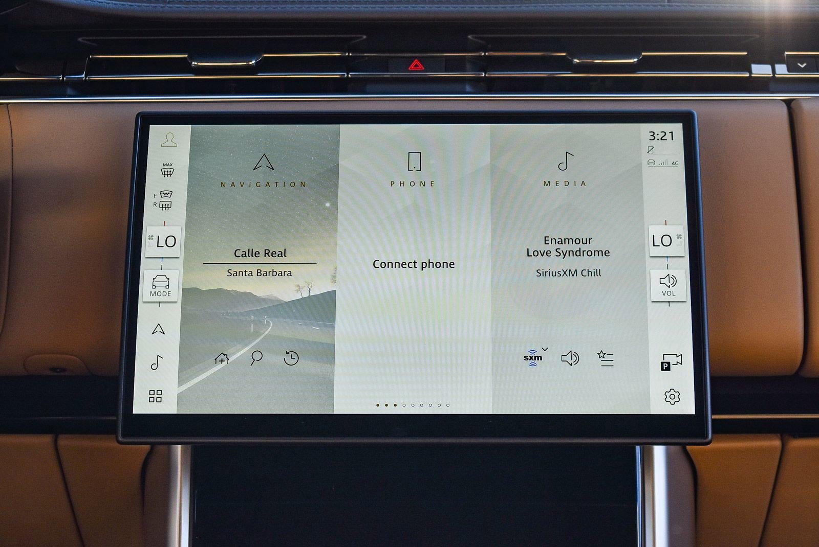 Used 2025 Land Rover Range Rover SE image 14