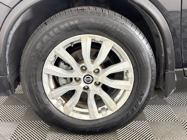 Used 2019 Nissan Rogue S w/ Special Edition Package FWD image 34