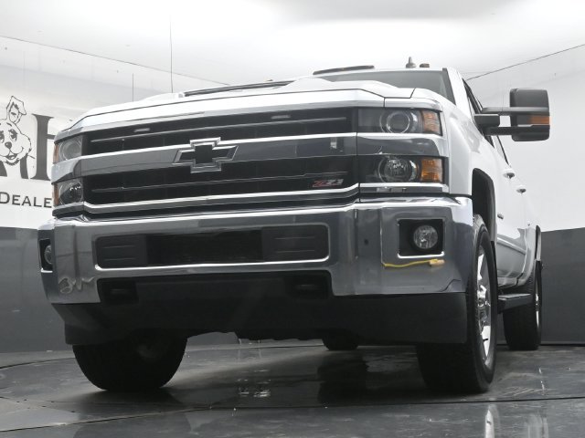 Used 2019 Chevrolet Silverado 2500 LT w/ LT Convenience Package AWD/4WD image 4