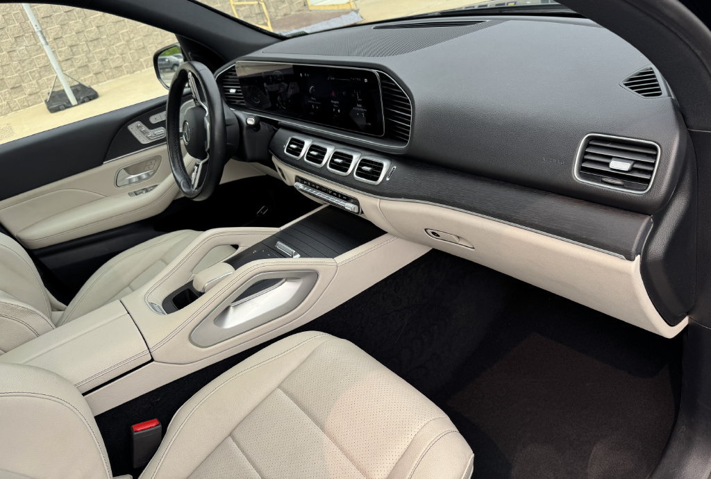 Used 2023 Mercedes-Benz GLE 350 w/ Premium Package image 32