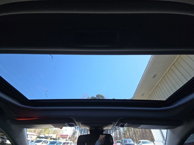 Used 2022 Toyota Camry XLE w/ Navigation Upgrade Package image 39