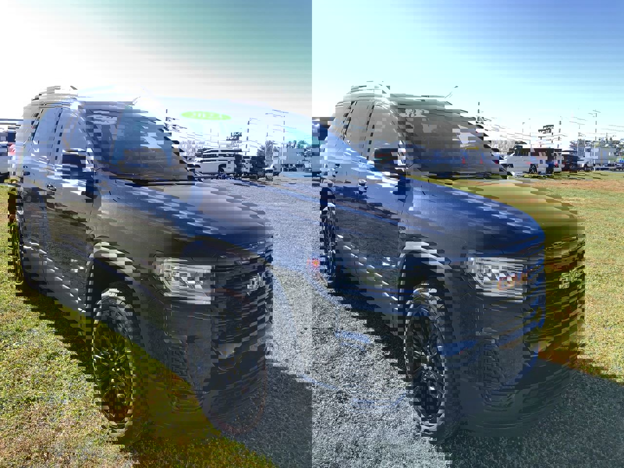 Used 2023 GMC Acadia SLE w/ Driver Convenience Package image 7