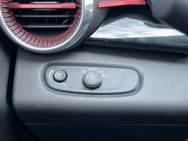 Certified 2024 Chevrolet Trax RS w/ Sunroof Package image 35