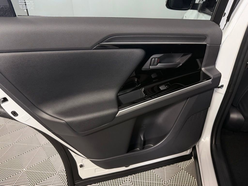 Used 2025 Toyota bZ4X AWD image 27