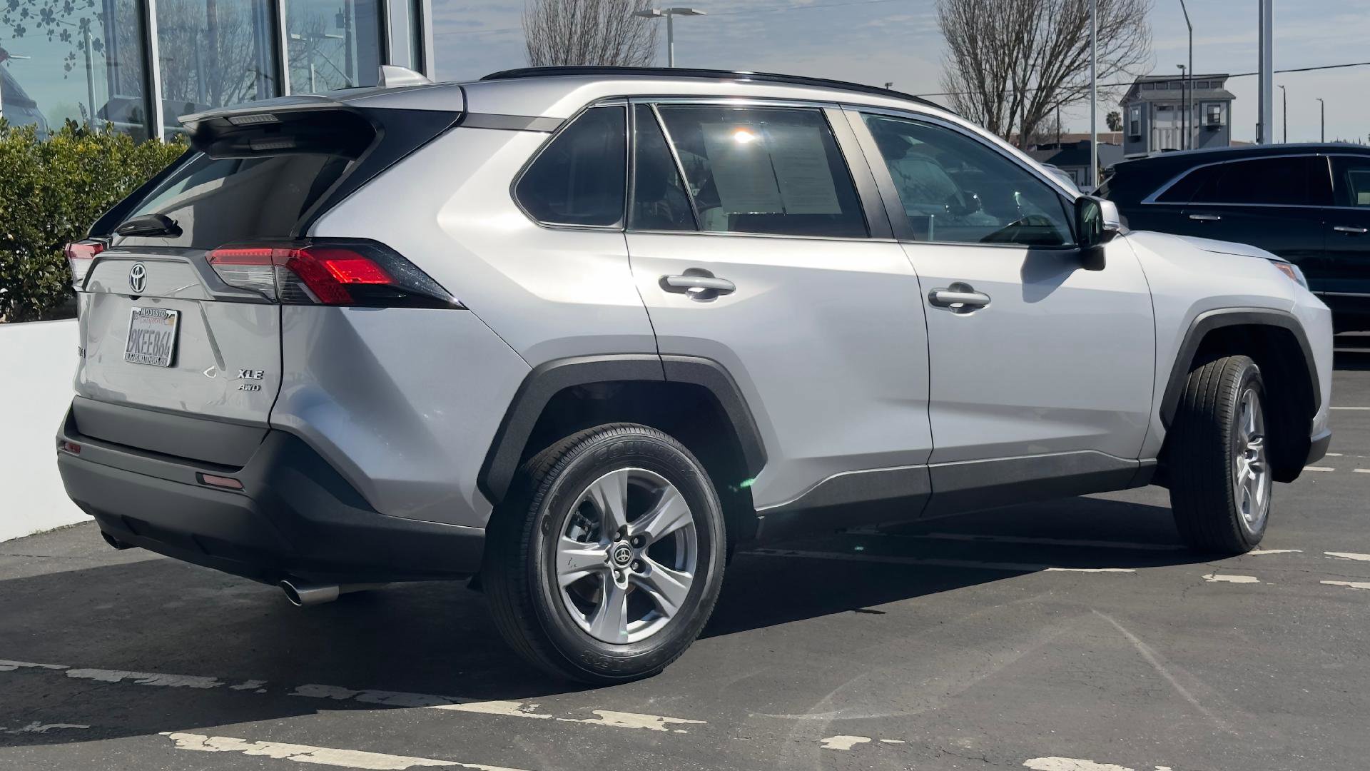 Used 2024 Toyota RAV4 XLE w/ Convenience Package AWD/4WD image 5