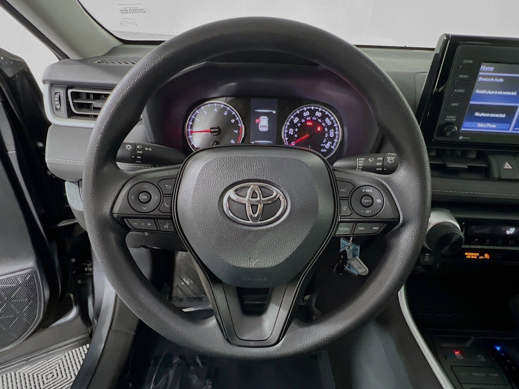 Used 2022 Toyota RAV4 LE image 18