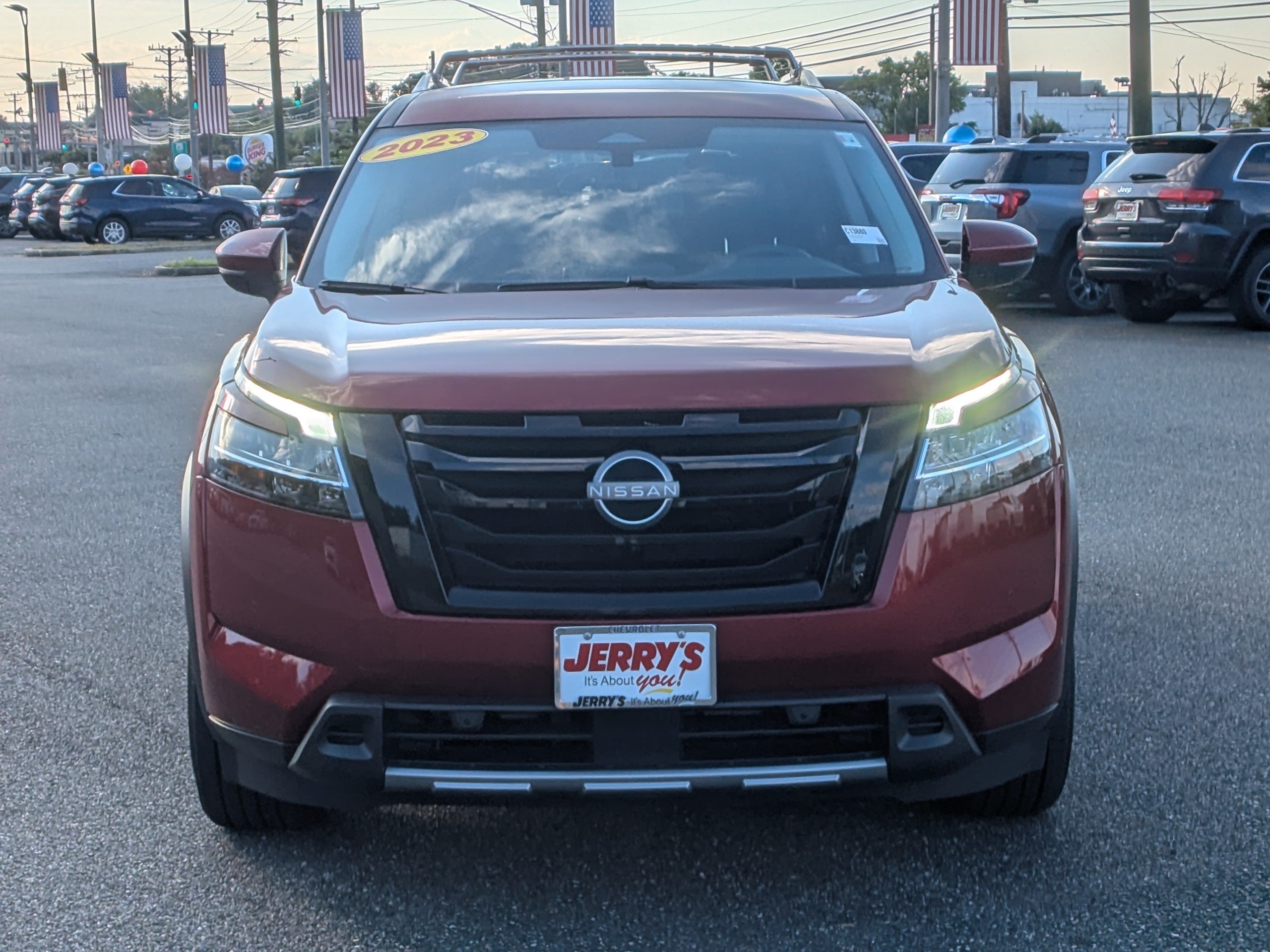 Used 2023 Nissan Pathfinder SL w/ Black Appearance Package AWD/4WD image 4