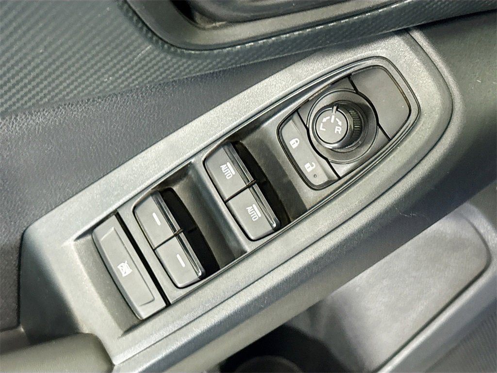Certified 2024 Subaru Crosstrek 2.0i image 15