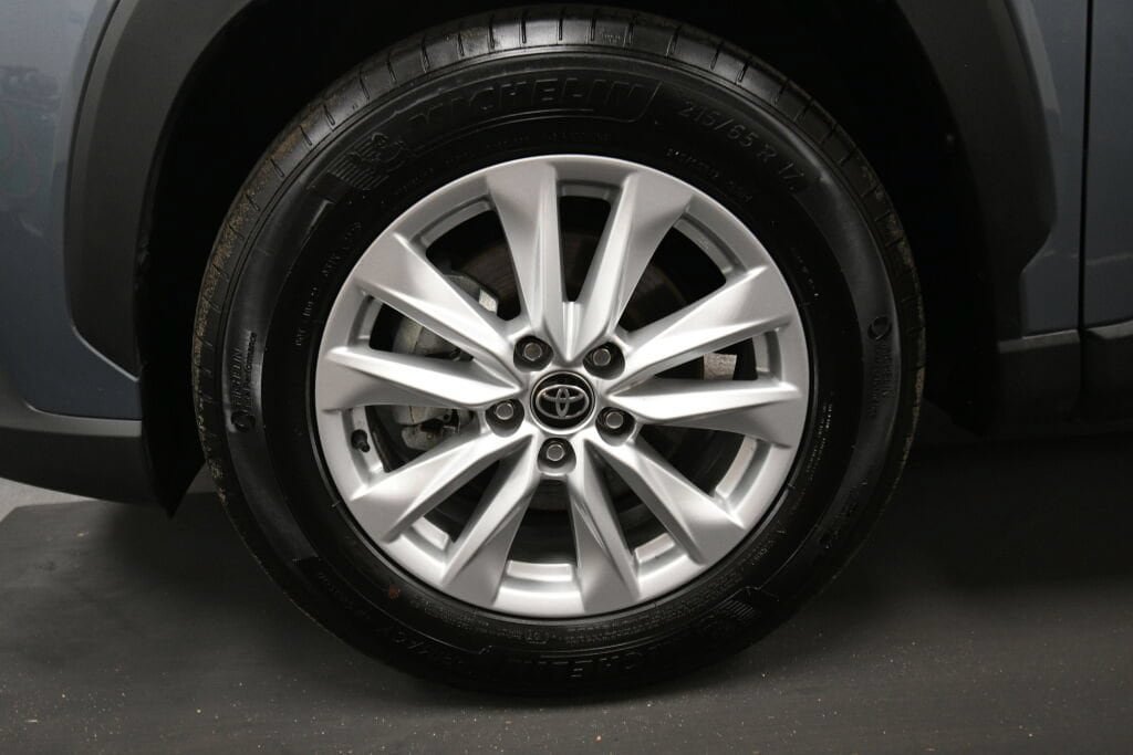 Certified 2026 Toyota Corolla Cross LE FWD image 32