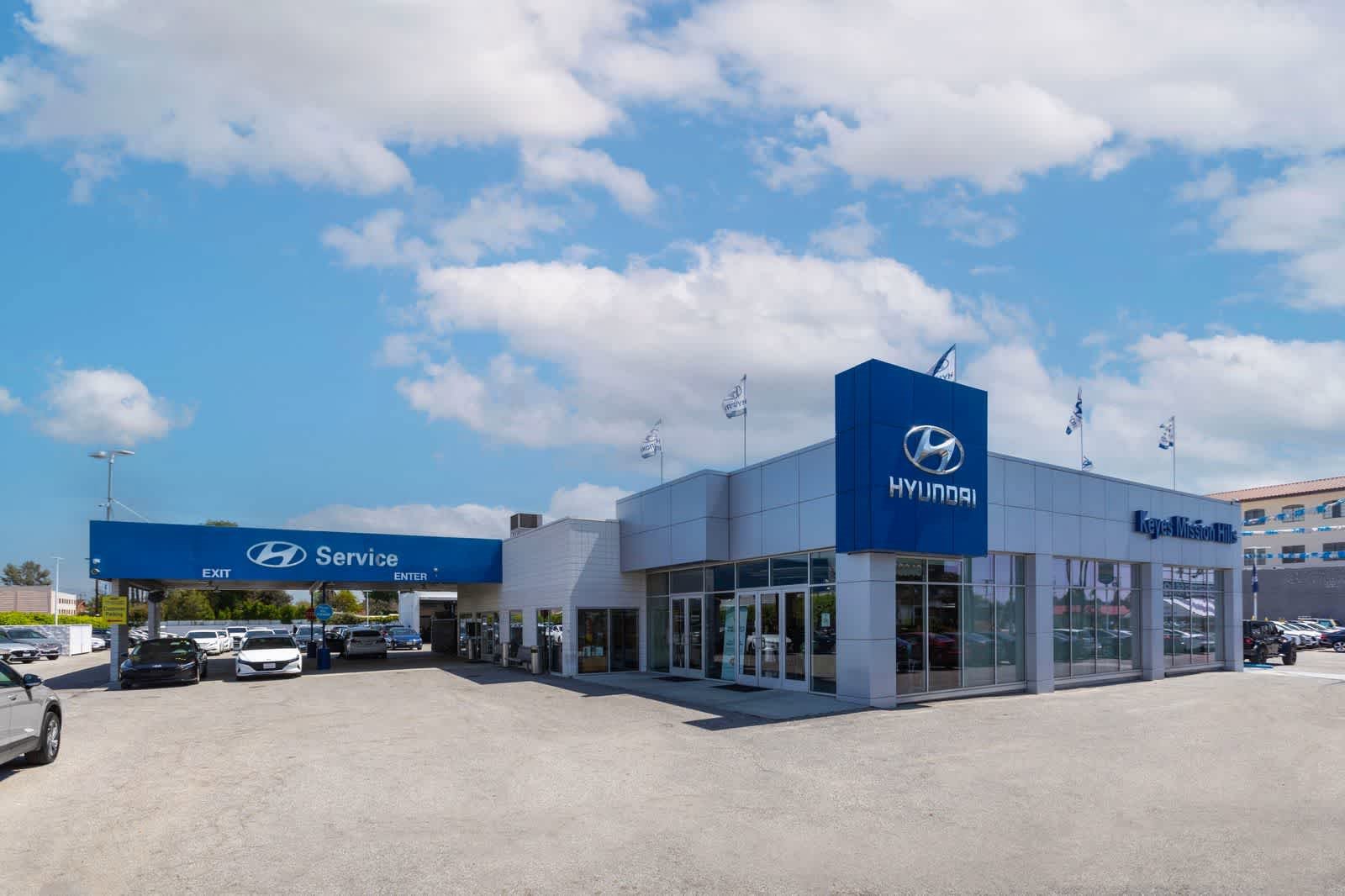 Certified 2025 Hyundai Santa Fe SEL image 32