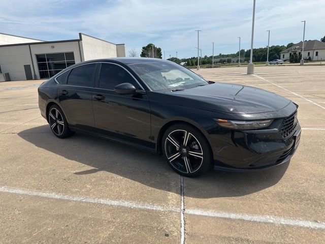 Used 2023 Honda Accord Sport image 3