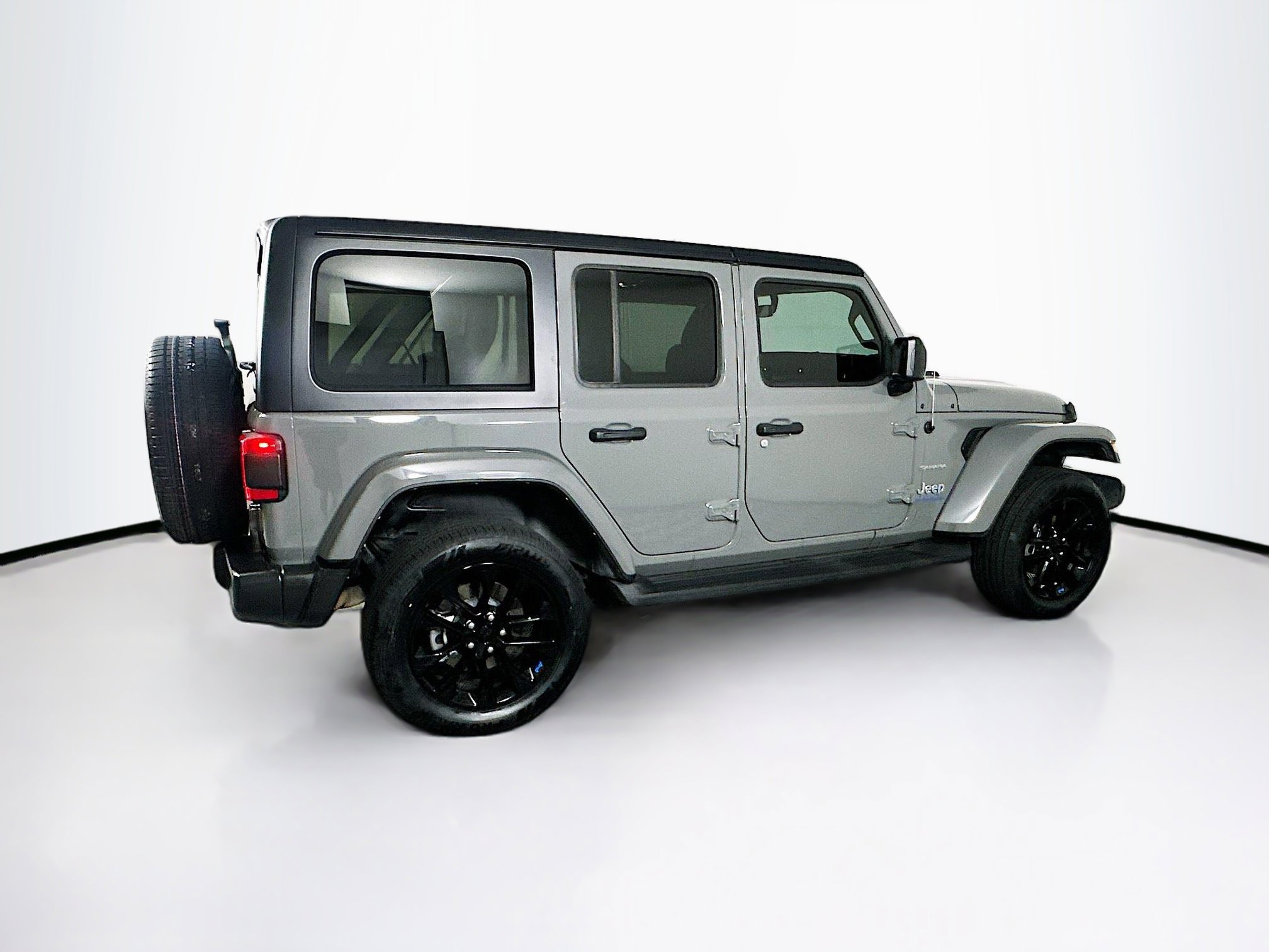Used 2023 Jeep Wrangler Unlimited Sahara AWD/4WD image 10