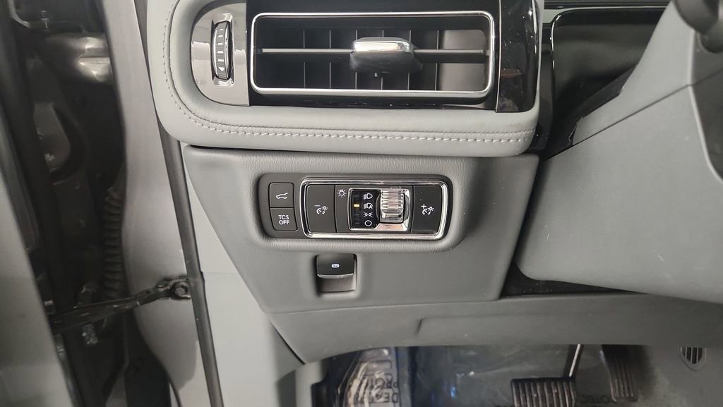 Used 2022 Lincoln Nautilus Reserve image 25