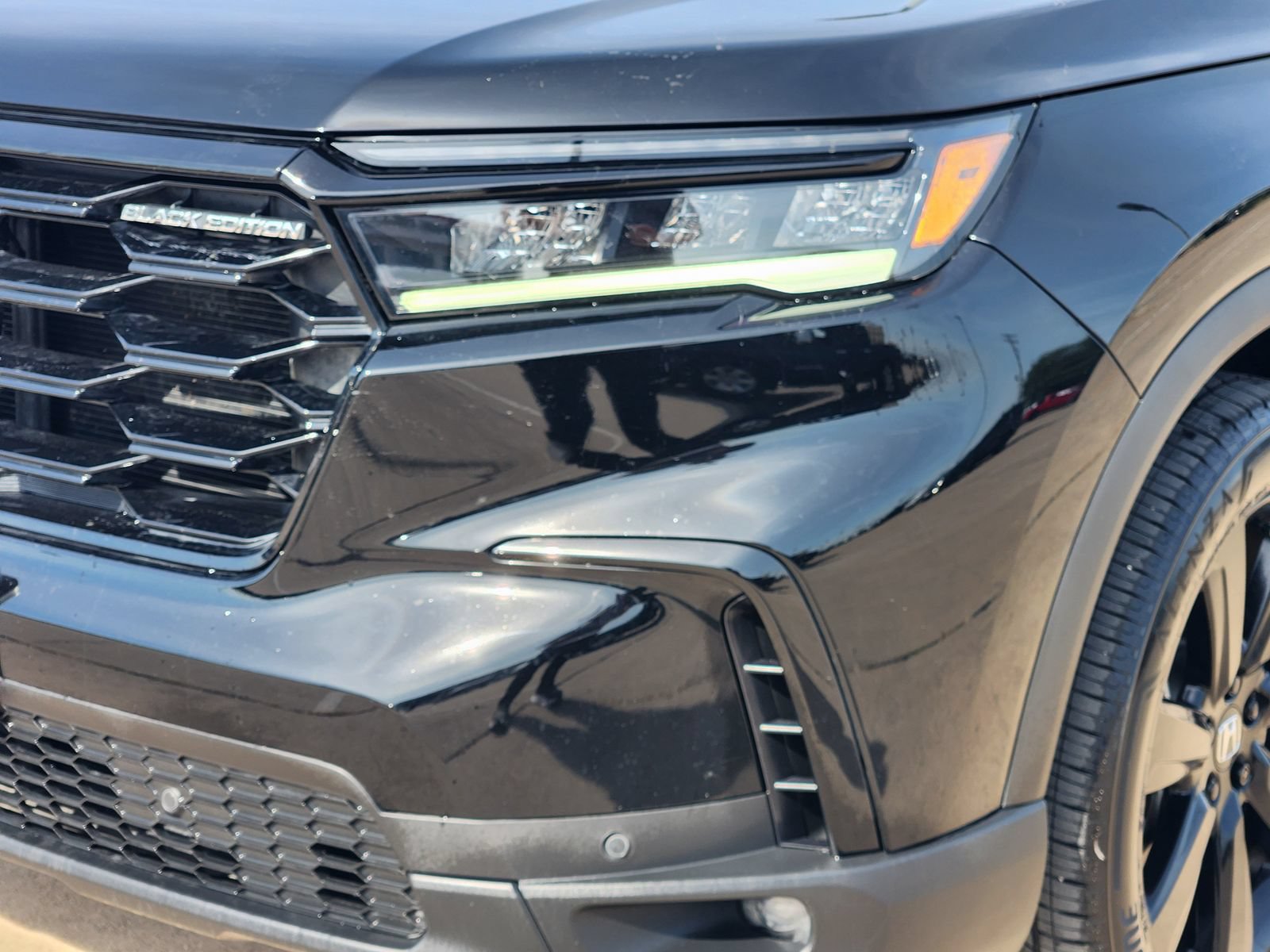 Used 2025 Honda Pilot Black Edition image 9