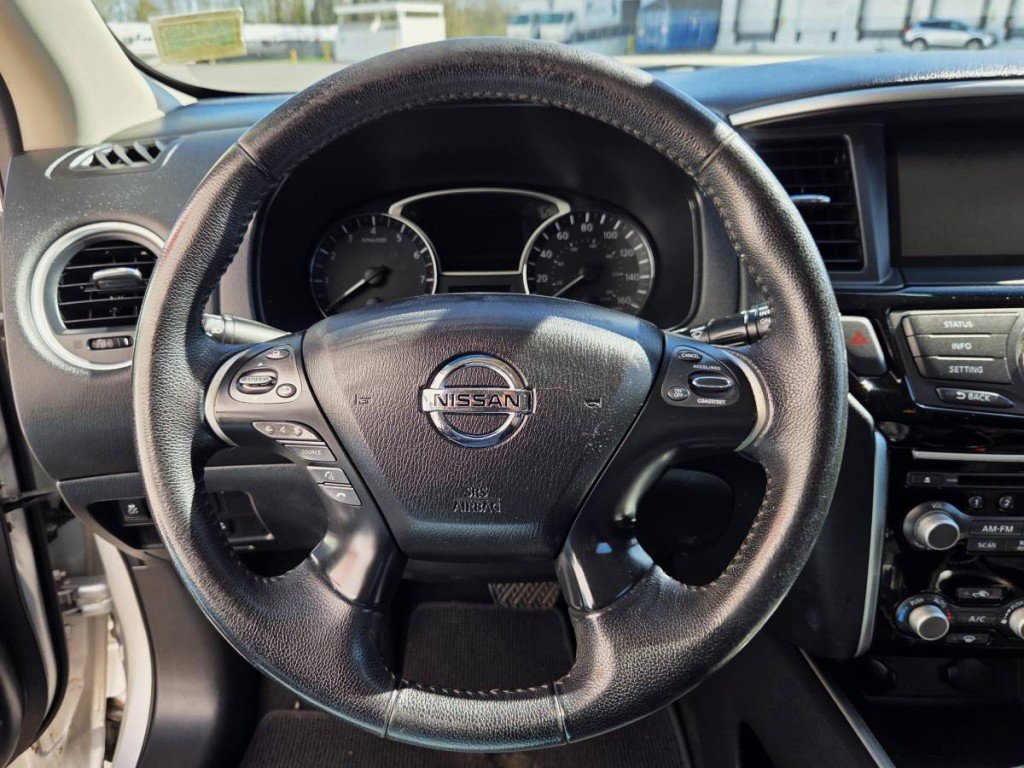 Used 2013 Nissan Pathfinder SV AWD/4WD image 20