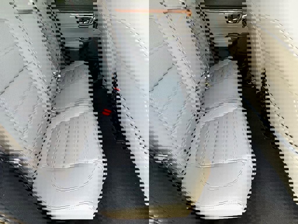 Used 2022 Honda CR-V Touring image 11